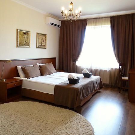 أوديسا Henry Ford Mini Hotel المظهر الخارجي الصورة