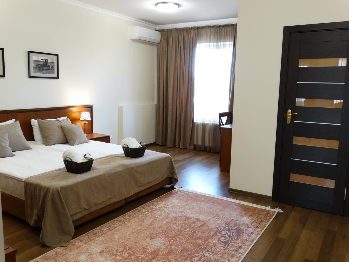 أوديسا Henry Ford Mini Hotel المظهر الخارجي الصورة
