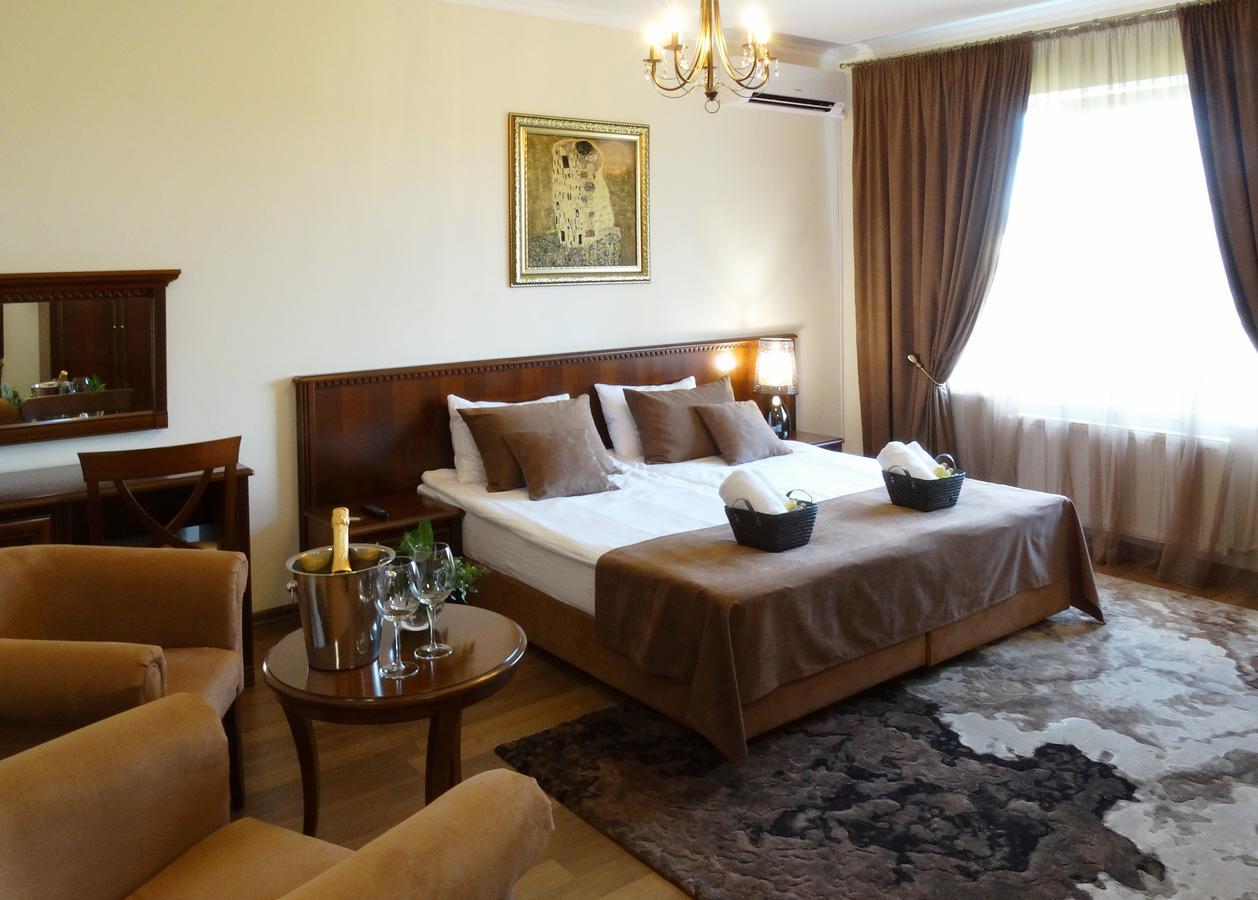 أوديسا Henry Ford Mini Hotel المظهر الخارجي الصورة